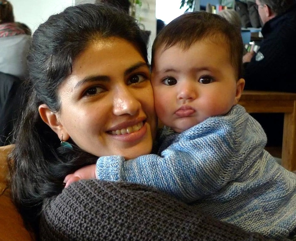 Roshanak Tajahmadi en haar dochter Isabelle (Foto: Facebook) - روشنک تاج احمدی و دخترش ایزابل