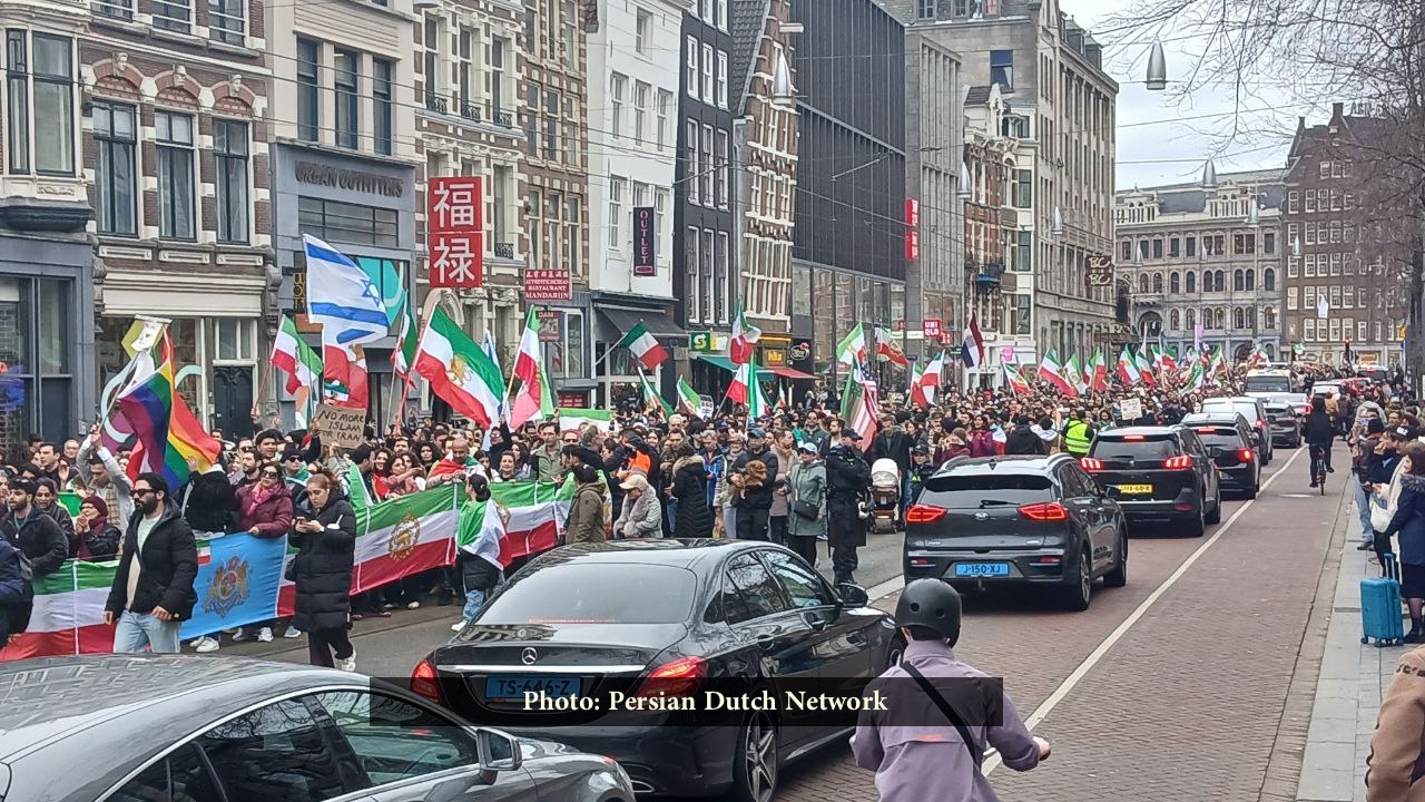Persian Dutch community celebrates news of Khamenei’s death | واکنش ایرانیان مقیم هلند به کشته شدن آیتالله خامنهای
